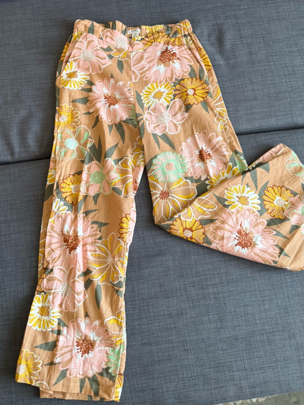 Roxy Floral pants size xs